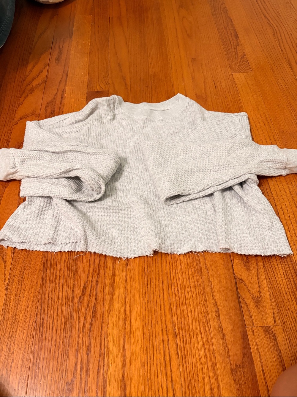 Forever 21 Light Gray Cropped Crewneck Sweater